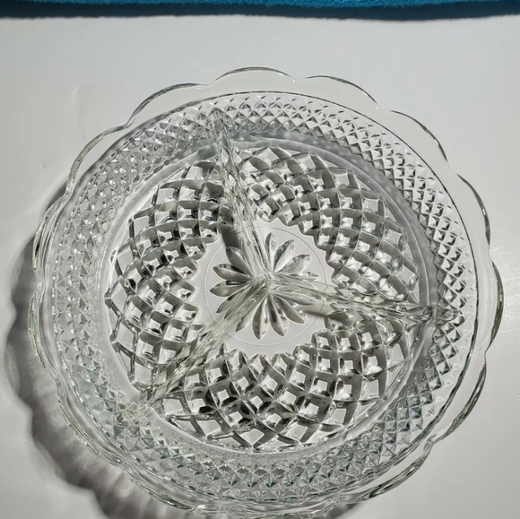 Vintage Relish Dish Anchor Hocking Wexford Clear 3-Part Heavy Pressed Glass - Picture 2 of 6